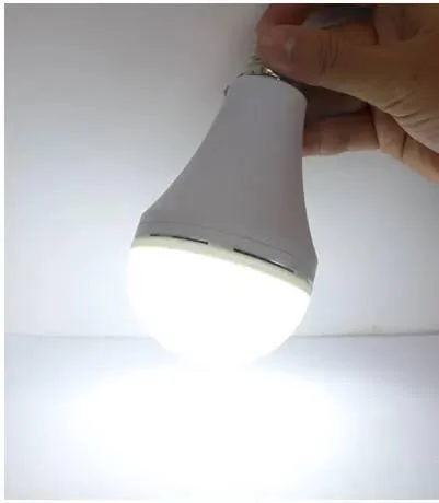 Led лампа із вбудованим акумулятором 7 Вт 60 мм, E27