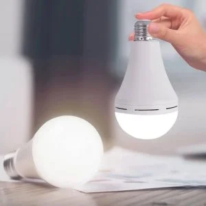 Led лампа із вбудованим акумулятором 7 Вт 60 мм, E27 Led лампа із вбудованим акумулятором 7 Вт 60 мм, E27